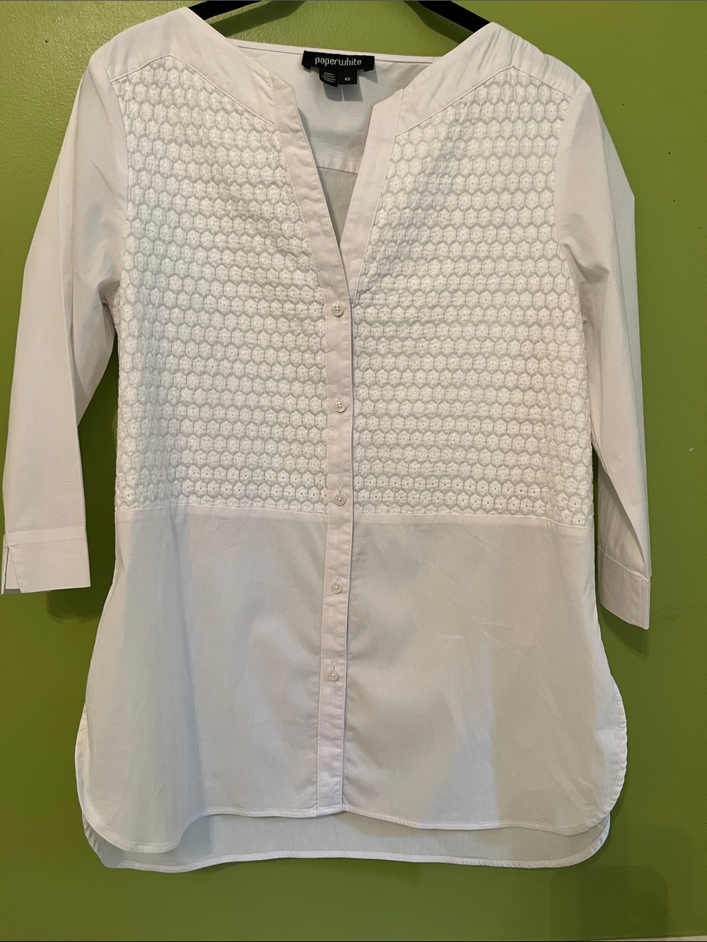 NWOT Paperwhite Brand White Honeycomb Pattern Crisp White Top